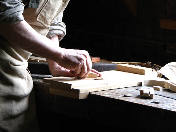 Nuestra <strong>carpintería de madera en  Alconera</strong> es una empresa de <strong>herencia familiar</strong>, por lo que  contamos con gran <strong>experiencia </strong>en la profesión.